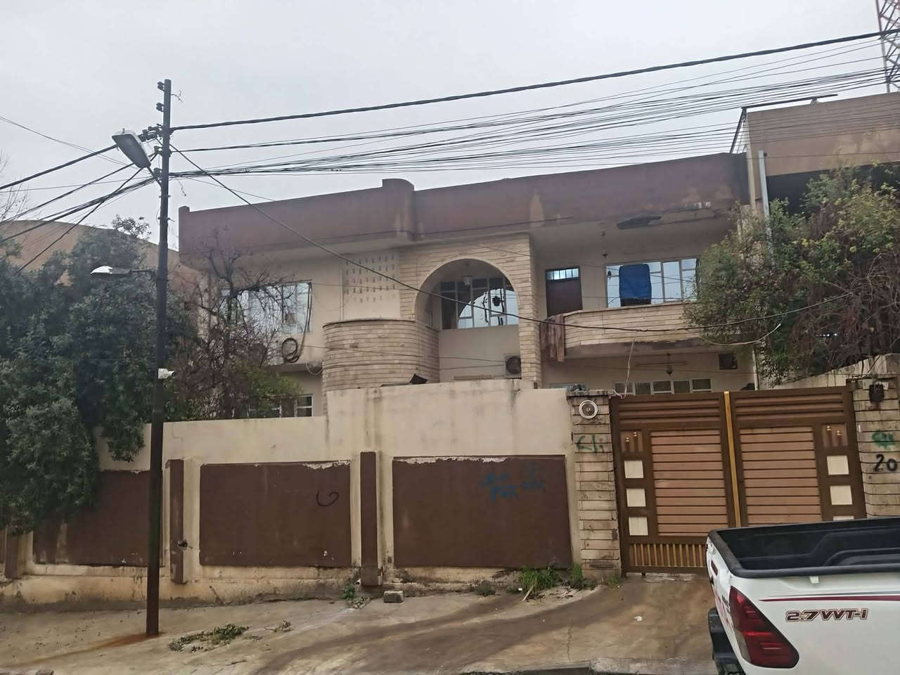 بيت للبيع حساب ارض
المنطقه 30 تموز قرب جامع الصحابه
390م واجهه 15 
السعر 580 الف  وبي مجال بسيط

للاستفسار الاتصال على الارقام 
***********🏛️📱
***********🏛️📱
نستقبل كافة العروض العقاريه ❤️
