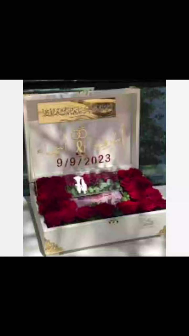 🌹 الورد ما بيذبل.. والذكرى ما بتغيب! 🌹
لأن اللحظات الجميلة بتستاهل تبقى محفورة للأبد، قررنا في ذكرى للأبد نحول مشاعرك لقطعة فنية تعيش معك العمر كله. ✨
مين حكى إن الورد لازم يذبل؟ عندنا الورد بيفضل بجماله وألوانه داخل بوكسات الريزن المميزة، بتصميم عصري وأنيق يناسب ذوقك وبيضيف لمسة فخامة لأي زاوية ببيتك.
ليش تختار بوكسات الريزن من عندنا؟
✅ حماية أبدية: وردك الطبيعي بيفضل محمي من الغبار والهواء.
✅ تخصيص كامل: بنضيف الأسماء، التواريخ، أو حتى عباراتكم الخاصة.
✅ هدية فخمة: مثالية لحفلات الزفاف، التخرج، أو ذكرى الزواج.
"عنا الورد ما بيذبل.. وما بيزعل" 💖
📍 اطلب الآن وخلّي ذكرياتك تلمع للأبد!
💌 تواصل معنا عبر الرسائل للاستفسار والطلب.
#ذكرى_للأبد #ريزن #تنسيق_ورد #هدايا_مميزة #بوكس_الريزن #حب #مناسبات


**إذا كنت صاحب هذا الإعلان وتريد حذفه لأي سبب، رجاءا أرسل رسالة إلى الدعم الفني**
