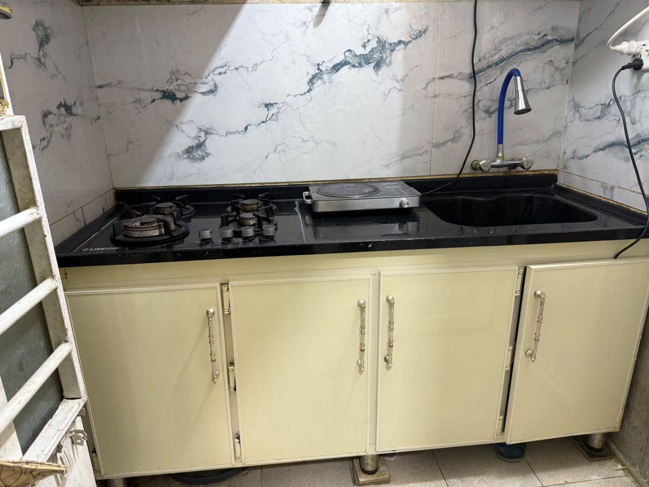 بيت للبيع في الخطيب الزراعي شارع خوله خدمات كامله كهرباء ماءمجاري تبليط سند 25 كاع  حامد العويني ابو جعفر توجد مكاتبه وكاله للتواصل مع صاحب الدار واتساب ***********
