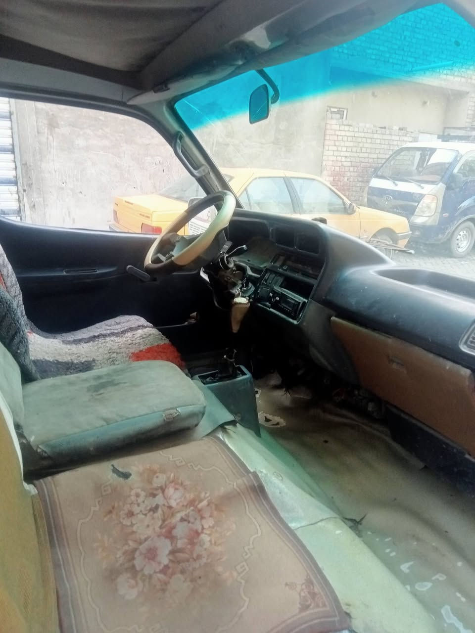 السلام عليكم
عندي فتون 
كهربائية شغالة 
مجفته جديد 
صدر جديد 
رقم احمر
سيارة راعيها ب العبيدي بس ماندلة
المكان بغداد ام الكبر 
سعر $18
رقمي
***********
