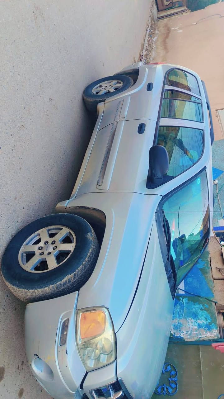 ازوزه اسكندر ياباني مديل2008رقم دولي بغداد سياره بسمي سنويه 2029 جديده هزه جديده محرك 4200 ڤڤي بلاد محرك كير جديد مكفول تخم تاير جديد سياره بدون حادث كهربايات كله شغاله تبريد شغال مكان السياره بغداد مدينه الصدر 
السعر 78وبيه مجال بصيط
رقم الهاتف *********** بغداد, العراق
