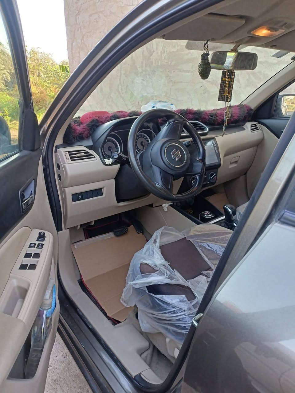 سيارة ساسوكي موديل 23 ياباني السياره محجوزه معوقين واربع سنين وينفتح حجزها اتعهد بكل شيء واسوي وكاله مكان سياره واسط كوت*********** سعره 90 وبيه مجال لطيبين
