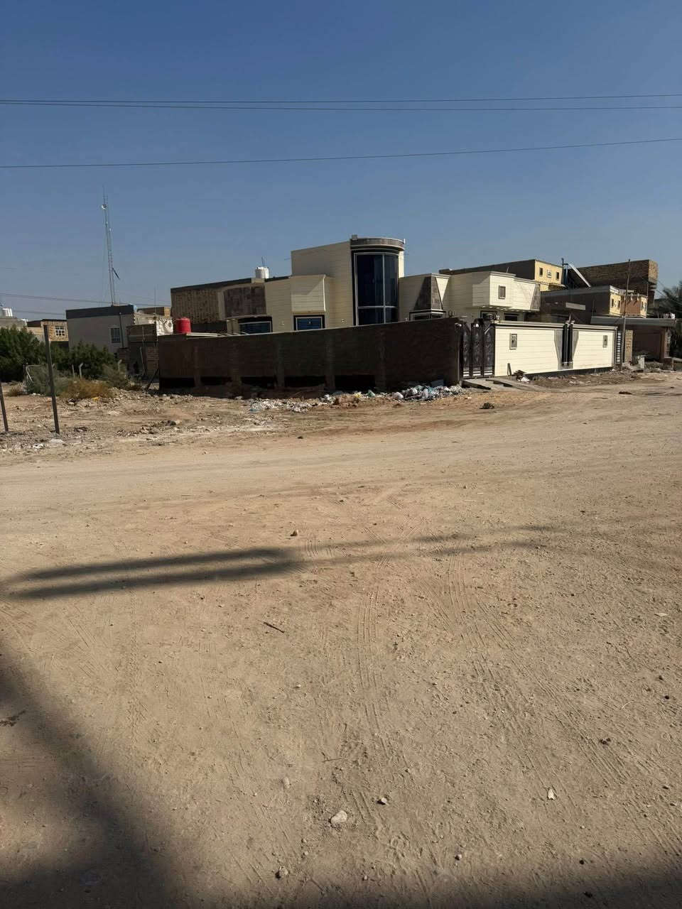 يالله 
السلام عليكم 
يعلن مكتب الوسام الذهبي عن وجود قطعه للبيع  مساحتها 
متر١٥٠
وجهه ١٠
نزال ١٥
طابو زراعي  سند حديث 25

متوفره كافه الخدمات ماء وكهرباء وتبليط. 

العنوان 

حله بابل زوير الغربي 

التقسيم الثالث 

تفاصيل اكثر مراجعه المكتب 

او الاتصال عل الأرقام الموجوده في المنشور 
***********
*********** المصيب, بابل
