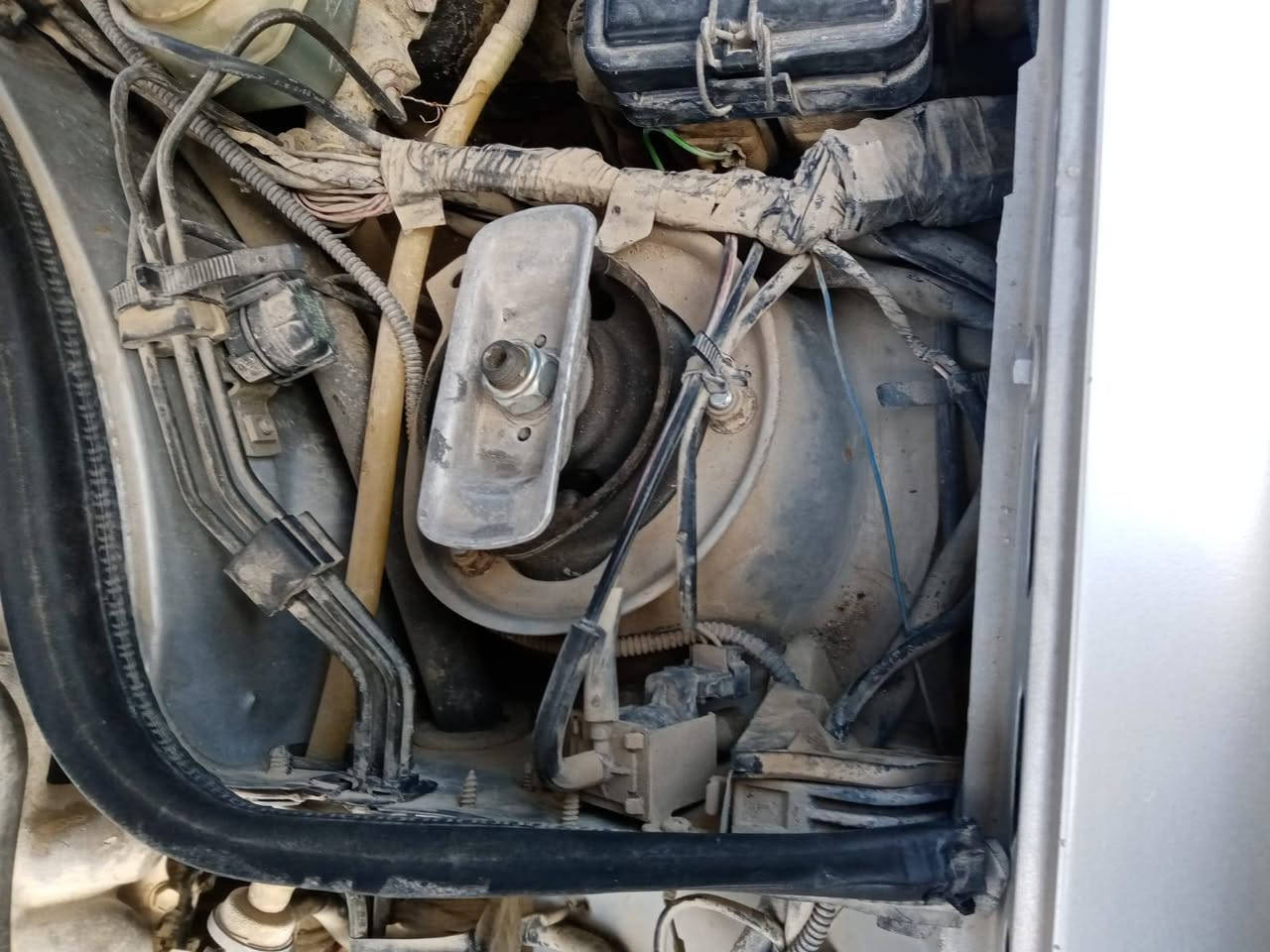 السلام عليكم  
مرسيدس دب محور بطه للبيع 
سيارة جاهزة تبريد ثلج صدر جديد. مكينة وكير ماشاءالله ناعمه منظومة بانزين جديدة تخم نوزلات وبلاكات جدد اقتصادية بالصرف
تفاصيل اكثر 
***********
