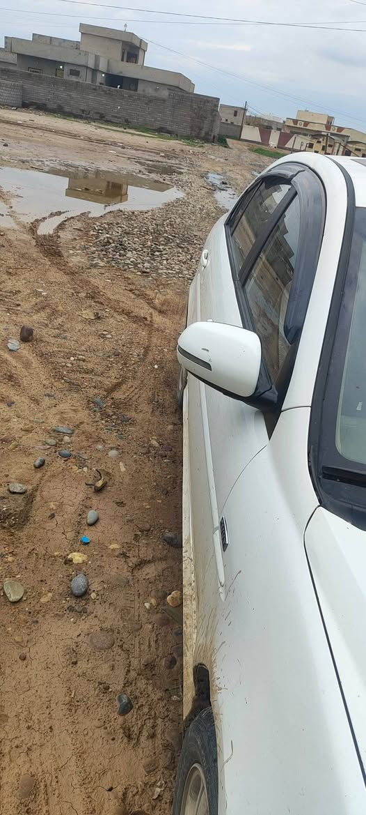 سلام عليكم 
تراهم مقدمه ازينه او مراوس
اكسنت للبيع موديل 2011فو اتماتيك 
كير محرك شرط والتحويل شرط 
هاتف ‏‪0773 418 3493‬‏
