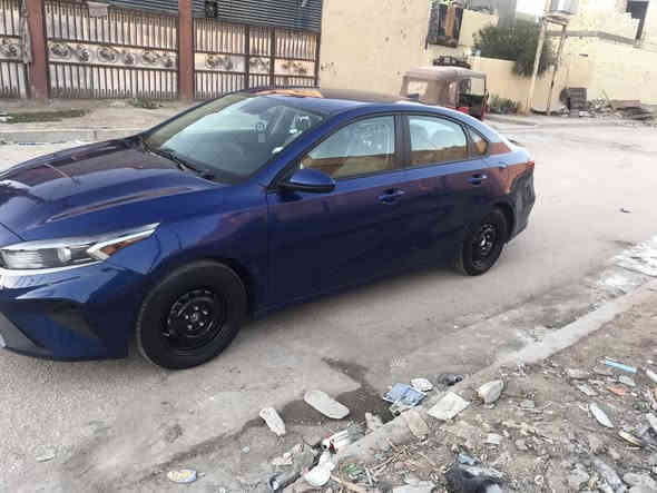 ياالله كيا  فورتي للبيع موديل 24 السعر 160 وبيها مجال شي بسيط سيارة حلوة ماشية 42 اي قطعة مامبدلة بيها والحادث موضح  بلصور السيارة ويل كب مامتواجد على الفيس هذا رقمي ***********
