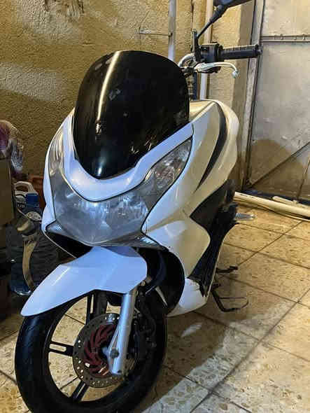 السلام عليكم بي سي اكس PCX لون صدفي مميز بدون صبغ بلاديه دراجه خرسه شلعه معدل 120 تدفئه بل يدات لايت عالي ناصي نشرات جرس اشاير 🔔 
مليون و 200 
***********
مكان بغداد
