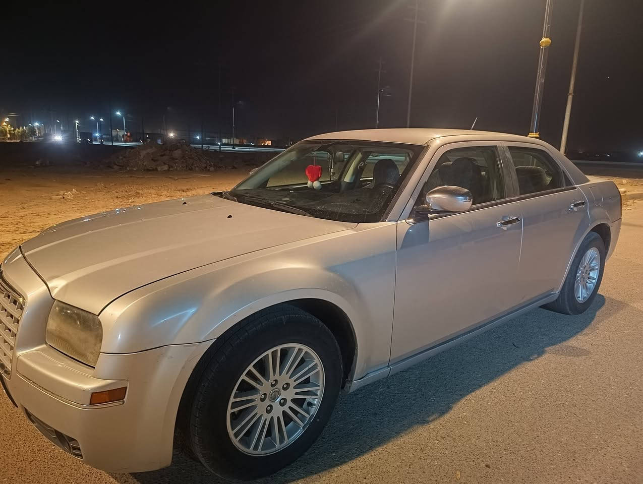 سلام عليكم
ابوما موديل 2008 للبيع رقم بصرة انكليزي بسمنه تحويل ثاني يوم 
صبغ جاملغين امامي اثر جوراد بدون ضربه 
مكينه وكير 3500 مشدود جديد 
تبريد تدفه شغال 
حداديه عامه شغل جديد 
السعر 100 وبيه مجال 
المكان البصرة قضاء المدينه 
الهاتف ***********
