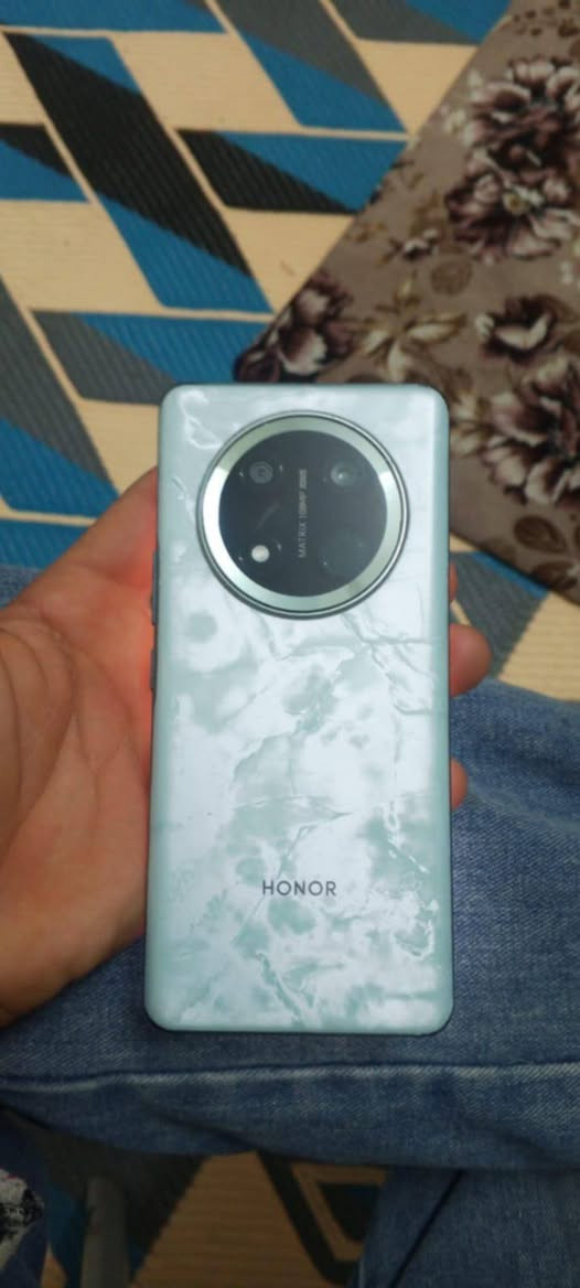 ادمن وافق 🌹 سلام عليكم جهاز هونر x9c شاشه مكسوره مثل مموضح بصوره جهاز شغال سعره 135 الف مكان بغداد اليوسفيه لايوجد توصيل لل استفسار ***********
