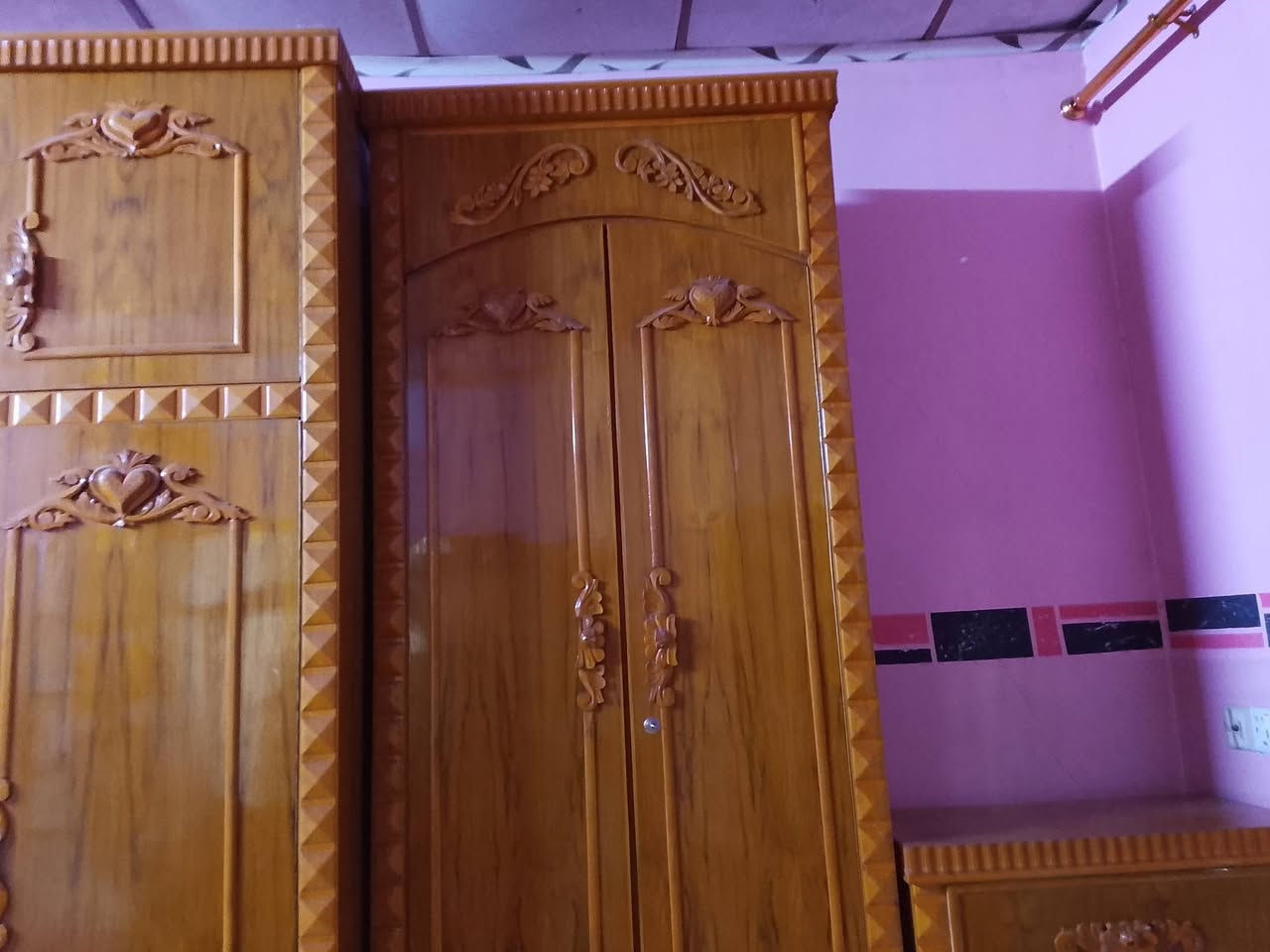 غرفة نوم للبيع 
للاستفسار الاتصال على الرقم 
***********

