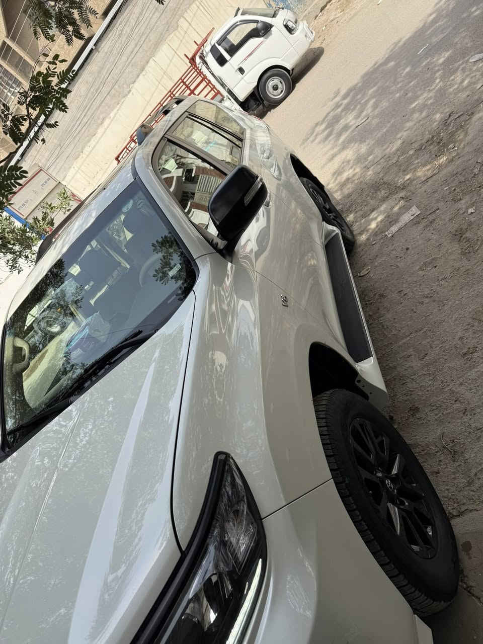 سلام عليكم برادو موديل 2023رقم سليمانيه فئه سياره Txsفول ماشيه 57بهس بيه بيبان 2 بار
مكان بغداد مشتل 
سعر 450 
خاص مغلق 
رقم ***********
