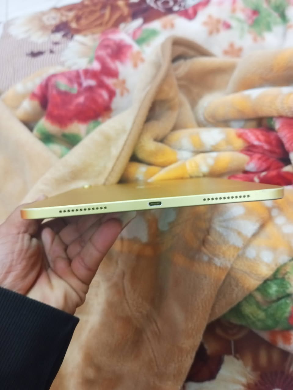 سلام عليكم ايباد 10و البيع والشراي خاص مكاني بصرة كرمت علي شارع جامعة 250بية مجال محتاج والله ريد بيع يخبل ايباد كرتونة وية شحنتة وياة كلش نضيف اوعالي كلش 4سماعات ذاكرة 64 لا يصرف لا شي تفحص تخذة تروح رقمي *********** خاص ماسنجر عادي
