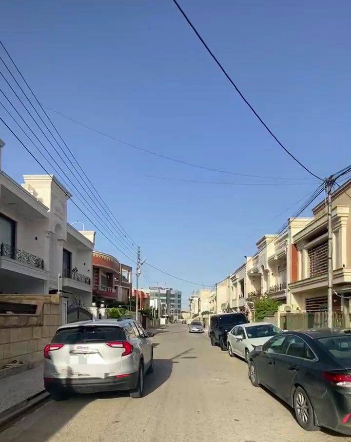🏠بيت فارغ للإيجارالدائمي🏠
/أربيل/شارع100/المربع الذهبي/بارك32/
/مقابل القرية الإيطالية1/جانب تيمارت/
للإستفسار واتس***********
/مساحة250متر/5غرف/طابقين/سباليت/دكتات/
كاونتر وطباخ//حديقة/إستقبال/صالة/
