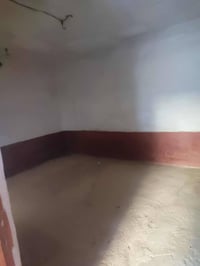 للبيع مساحه 50م فارغ مامسكون مسجل بلبلديه ومرقم يتكون من غرفه وصاله وم...