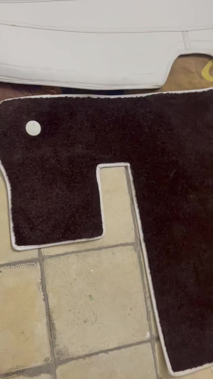 البيع  مكان بغداد جديده سعر 100 $ وبيهن مجال ***********
