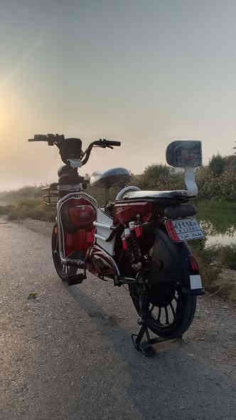 السلام عليكم بيسكل شحن للبيع  بس الشاره مال البطاريات عطلانه بس البطاريات جديده السعر 350وبي مجال الرقم***********
