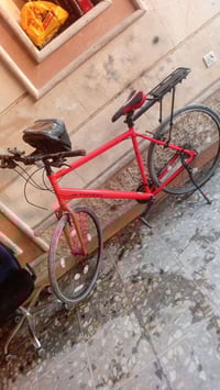 للبيع جديد بعده بس متروك استخدام قليل سعر /225الف/ حجم 29 جنطه هديه رق...