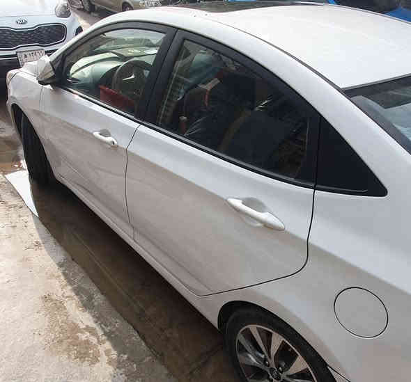 هونداي اكسنت
2018
 خليجي محرك 1600 دبل قطرة فول سلايد روف و 5 ويل كب حجم 16و 4 دسك وشاشة اندرويد وكامرة ولايت لد ماشية 93000 KM
رقم بغداد انكليزي  مميز 
سنوية بااسمي 2028 

 والضرر صبغ جاملاغات خلفية وتبديل قبغ الصندوك بدون صبغ وبيها حوض السبير معدل على البارد
السعر 110 
المكان المنصور 
الرقم ***********
