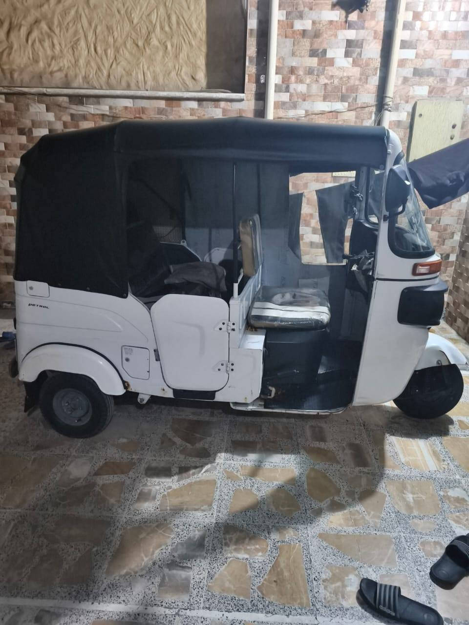 السلام عليكم تكتك موديل 2021 سنويه بسمي  للبيع تكتك خير من الله مكفوله من الضربه والصبغ بيه طخة خفيفه يم البك لايت جاهزه من كلشي كبل تشتغل بيه سعره800و7ملاين بيه مجال قليل حك الجيه  مكاني بغداد العبيدي رقمي ***********
