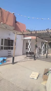 اشتغل صبغ داخلي وخارجي بسعر مناسب بيت 100 متر بسعر 190 الف مع تصليح 07...