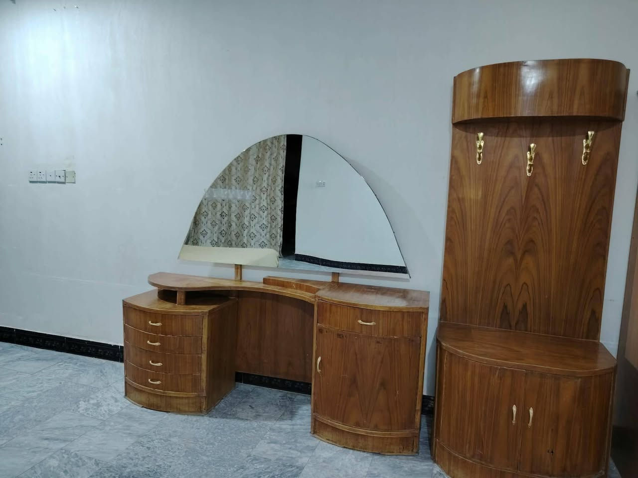 ملحقات غرفة ميز مراية وزاوية وسرير ودوشج سبرنك ب٣٥٠ العنوان الجمعية قرب مستشفى الحسين الاطفال


**إذا كنت صاحب هذا الإعلان وتريد حذفه لأي سبب، رجاءا أرسل رسالة إلى الدعم الفني**