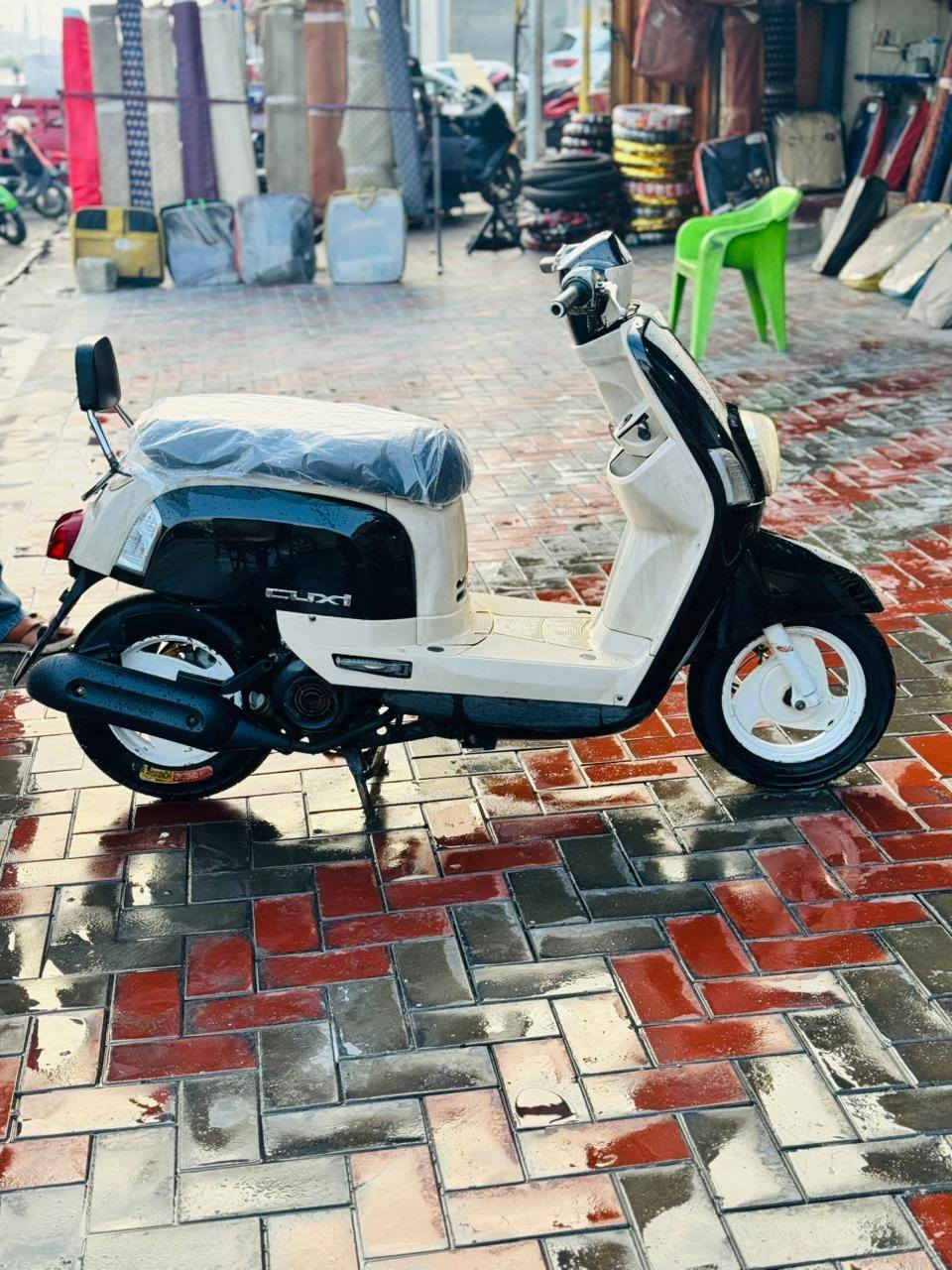 للبيع بوليسي دراجه داخل ختم واحد اصلي تخبل كلشي ماناقصها سعر 750وبيها مجال بصيط ***********
