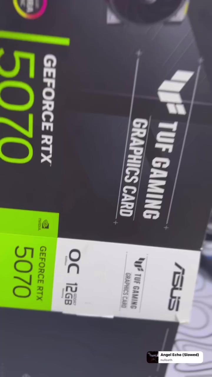 تجميعه للبيع
تجميعة كامله للبيع او فقط كيس للبيع
(مابيع قطع مفرده)
مفوله على اخر حبه للمعلومه الكيس مجمعه بشهر ال١ وكله جديد ماكو قطعه مستعمله 
—————————————————-
الكيس ب مليونين و500 
السيت اب كله ب مليونين و 900
السعر نهائي حبايب توصيل غير متوفر  مكاني كربلاء
تجي للبيت تفحص وجيك على راحتك وبل عافيه 
التجميعه كله جديده بشهر الواحد مجهزه ولوصولات موجوده يعني حيصيرله شهرين تقريبا مشدوده عتبر نفسك ماخذ جديد
————————-
مواصفات الكيس
الكارت
RTX 5070 ASUS TUF GAMING 12GB 3FAN
البورد 
AORUS Z790 elite AX DDR4
الرامات 
G.SKILL Ripjaws V 64GB 16x4 DDR4 3600
معالج
Core i7 12700
بور سبلاي 
Thermalright KG 1000W [80+ Gold]
الكيس دارك فلاش
DarkFlash DY470 Case
الهاردات 
M.2 512
Ssd 1Tb
Hdd 1Tb
الكلي 2 تيرا ونص
المبرد مال معالج مبرد مال i9 rgb
ستاند كارت IGAME  وحده مشتري ب 45الف
—————————————————-
باقي الغراض 
شاشة سيريس5
ASUS TUF GAMING IPS 210hz 2K
ماوس لوجتك G512 وايرلس لايت سبيد
سماعات لوجتك 
كيبورد 60% ريد سوج وايرلس
ماوس بادات عدد ٢
كيبورد ثاني لوجتك فول 
هيدفون هايبر x  الفا 
—————————————
الشاشة وصله هم موجود قبل شهرين اخذته ب 350الف  وبعده داخل الظمان 
———————————-
كلشي مفول وجديد
***********
وليريد احطله كارت 3080 ب مكان ال5070 وسعر ينزل ماكو مشكله تفاصيل اكثر اتصال او على الخاص
