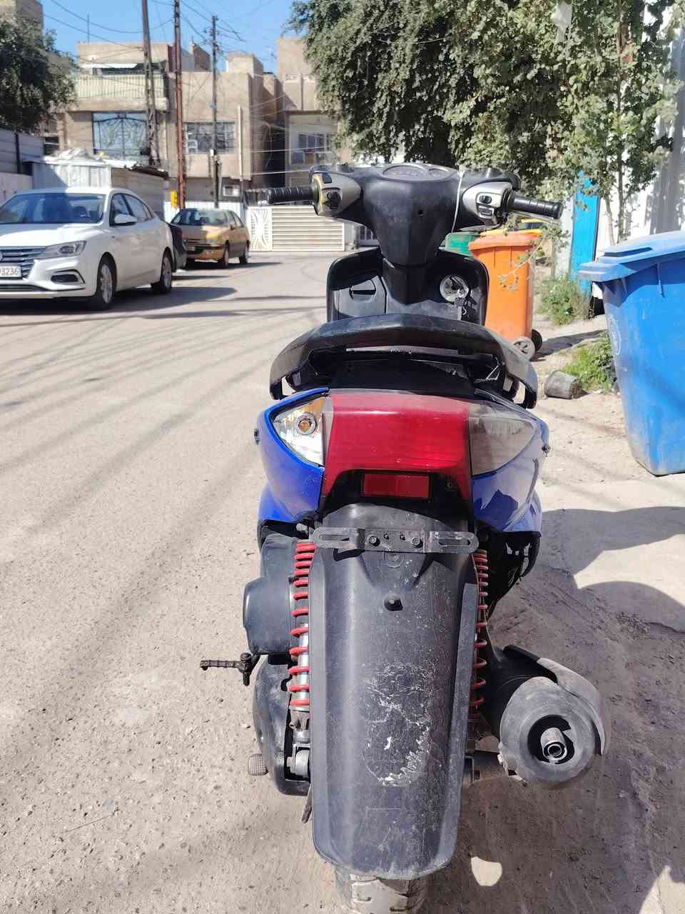 سلام عليكم سكنس نثيه للبيع    هندر عطلان نكره سلف  كهربائيات دبل اشاره بك لايت بس   كلوبها الامامي محروك  400وبيها مجال مكاني بغداد الصليخ 
***********
