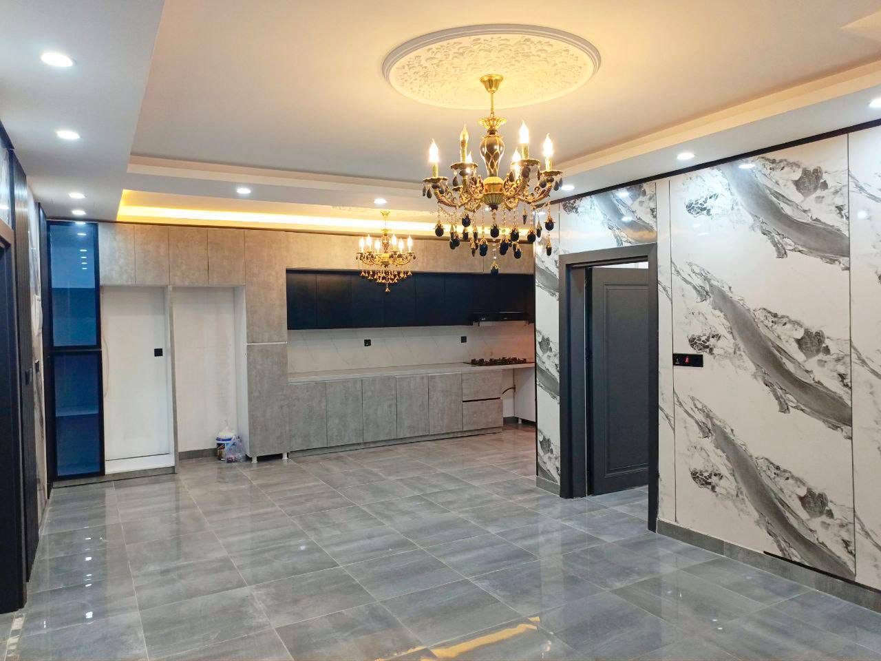 #لاوان_ستي
منزل محدث للبيع في اربيل 
مجمع لاوان ستي 
مساحة 200متر طابو
يتكون من
3 نوم + مطبخ حار وبارد + استقبال _صحيات_كراج_حديقه
السعر 9 دفاتر و 50 ورقة نقد 
للاستفسار

📞 كورك (واتساب): ***********

                   عادل   ***********
