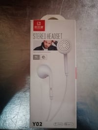 عندي سماعات بهذ أشكل تصفيت محل القطعه 2000الي مهتم واتساب 07807158525 ...