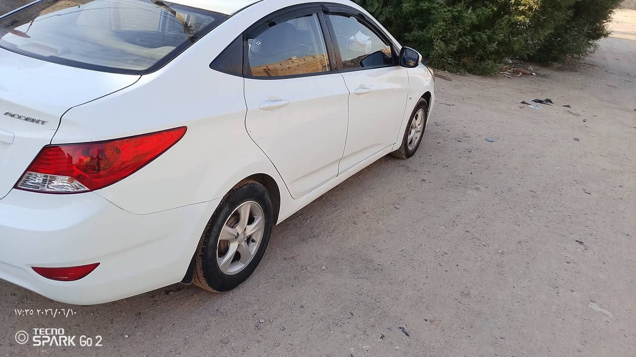 هونداي اكسنت موديل 13 وارد خليجي فول مواصفات عده الفتحه 
مكفوله من العيب الشرعي من الكص ونقل جثه والعيب الشرعي 
محرك وكير 1600خليجي دوش كفاله تبريد ثلج🥶 رقم بصره مشروع وطني تحويل مباشر شرط طخم تاير كهربيه كله على البلاد 
سياره ماله بيت وجناي كلش حلوه 
السعر 82وبيه مجال بصيط عنوان السياره البصره سفوان 
***********
