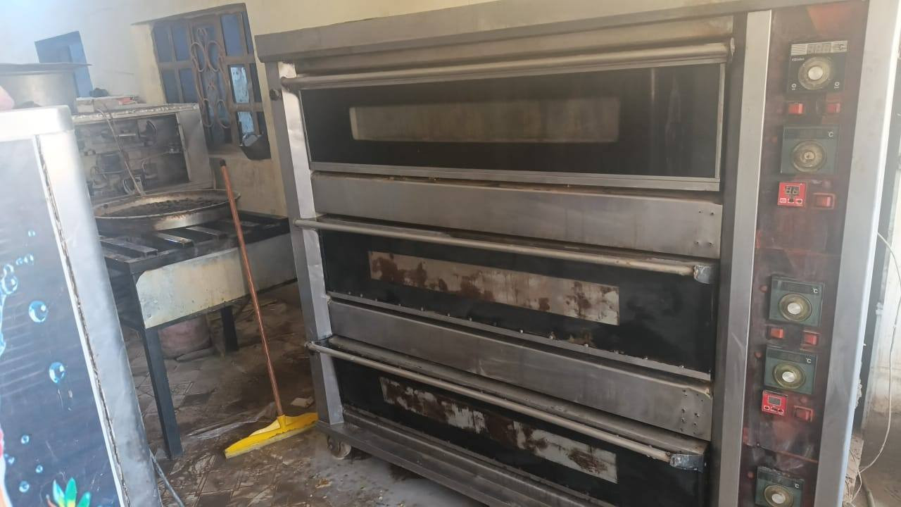 فرن كهربائي
٣ خانات __السعر
مليون دينار سعر نهائي
بيع مستعجل
واتس اب اتصال ***********
