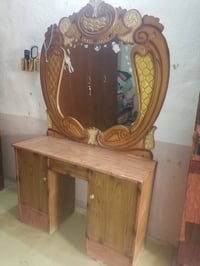 ميز مراية • نجف حولي شارع ٣٠ • بيع مستعجل