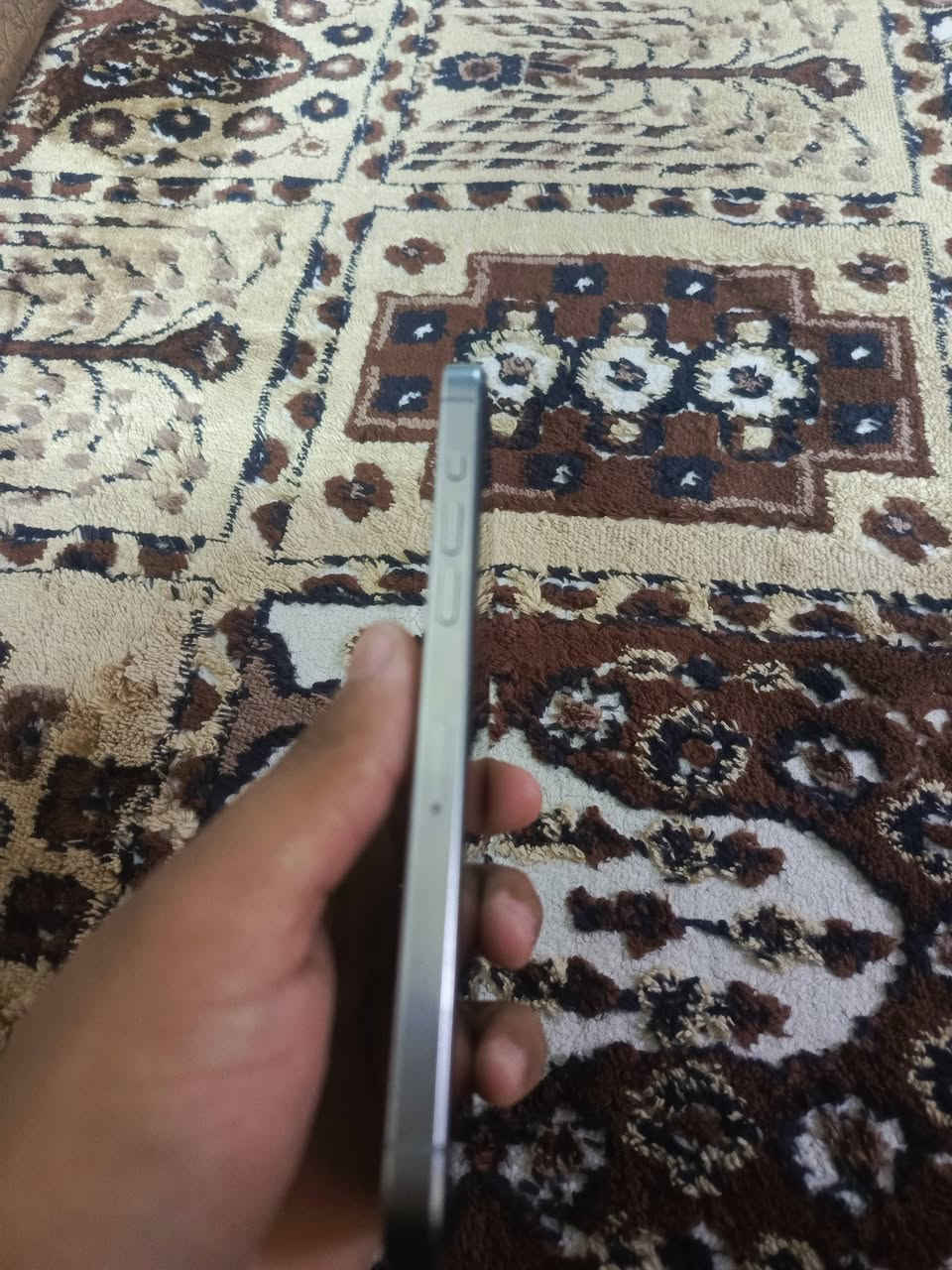 السلام عليكم ايفون 15برو ماكس جهاز وتر ما مفتوح ولا مبدل بي اي شي تجي وتفحص لجهاز بي بس لفطر بلضهر وموضح بلصور ذاكره 256 بطاريه 88شراي *********** رقمي وتساب
