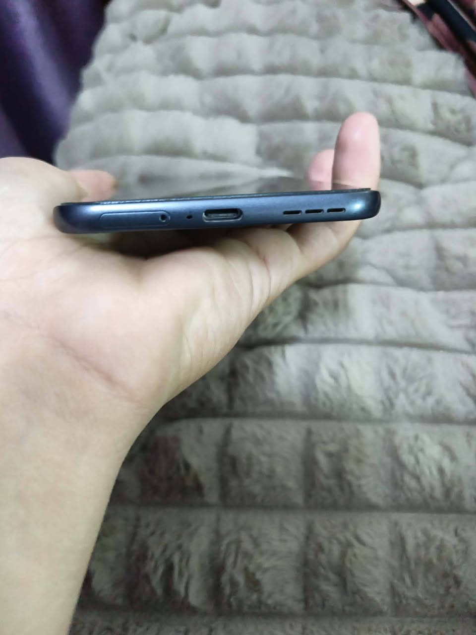 السلام عليكم 
للبيع جهاز Infinix Hot 60 Pro Plus بحالة ممتازة
كامل الملحقات ..... 
المواصفات:
رام 8 + ذاكرة 256GB
شاشة AMOLED 6.78 منحنية 144Hz محمية Gorilla Glass 7i
معالج Helio G200 للالعاب 60 افريم بوبجي + جيرسكوب
كاميرا 50MP + سيلفي 13MP بفلاش
بطارية 5160 وشحن سريع 45W
سماعات ستيريو JBL
مقاوم للماء IP65
نظام اندرويد 15
الجهاز نضيف 100%
السعر:....  325 الف .. بي مجال 
المكان: الرميثه


**إذا كنت صاحب هذا الإعلان وتريد حذفه لأي سبب، رجاءا أرسل رسالة إلى الدعم الفني**