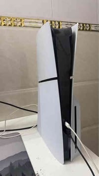 شباب  للبيع بلي ستيشن 5 سلم اوربي  1 تيرا مستعمل شهرين جميع ملحقات الج...