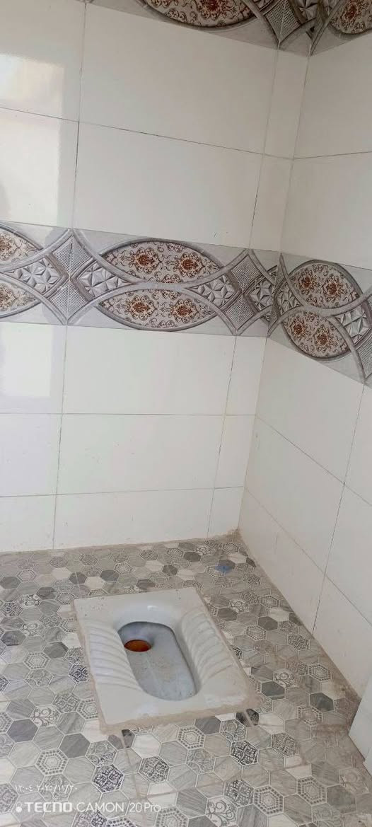 🏡 بيت 125 متر ب 34 مليون فقط 🤑🤑
البيت مرقم من البلدية + إقرار محكمة 

🏗️ البناء: بلوك | الأساس والسقف: كونكريت

🔹 مواصفات البيت:
✅ غرفة نوم 🛏️
✅ صالة 🛋️
✅ صحيات داخل وخارج  🚽
✅ مطبخ 🍽️
✅أستقبال 

🔹 الخدمات المتوفرة:
💧 ماء | ⚡ كهرباء | 🚗 شوارع مبلطة | 🏫 مدارس قريبة

📍 الموقع: النجف – مقابل ملحق قرية الغدير
📜 الملكية: طابو زراعي (إقرار محكمة)

📞 للتواصل:
أتصال ‏‏‪***********‬‏ واتساب***********
