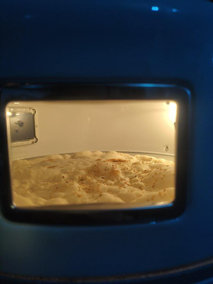 خبازة من ماركة امبليوم الألمانية❤️‍🔥💥
*هيتر حلزونزي كبير
*القدرة 2200 واط. القطر 40 سم 
*اضائة داخلية +هيتر منفصل
*قاعدة كرانيت مانعة الالتصاق
*ثرموستات للتحكم بدرجة الحرارة
*ضمــــان سنــــة وكالة امبليوم

للحجز مراسلة الصفحة او اتصال على الرقم. ***********
