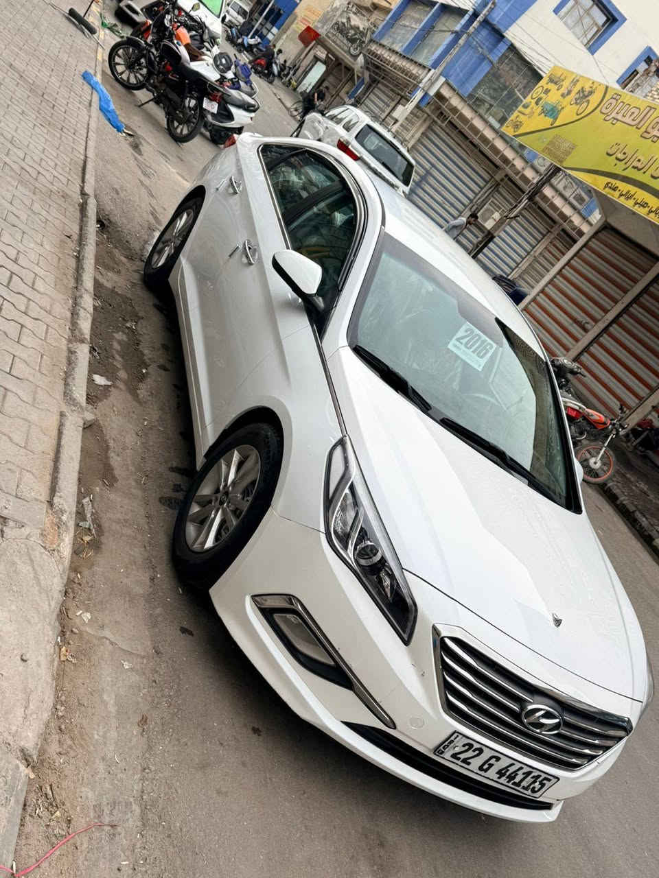 سلام عليكم للبيع سوناته 2016 مريكي
2400جيتي أي رقم ربيل داخله كلين نضربت عندي مبدل جاملق ليسر وبنين نفس لون بدون صبع كفاله بدون لا لغد ولا شاضي سياره مكينه كير جديد تبريد ثلج تخم تاير جديد حداديه وره وكدام جديد بيه تشليع صبغ بلقماره وجنطه ومصلح 
عنوان نجف سعره ١٢٠ وبيه مجال بيع أو مراوس ***********
