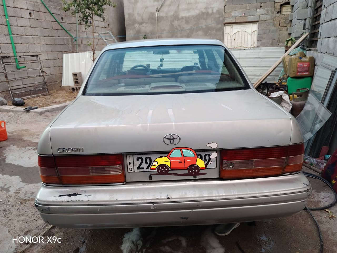 اسلام عليكم سياره راس ثور تكم 
مديل 98 رقم كوت مشروع وطني
تحويل مباشر سنويه 27 تنتهي
سعر 80 وبيه مجال قليل 
مكان البصرة، ***********
مصبوقه جماليه رقم نكليزي
