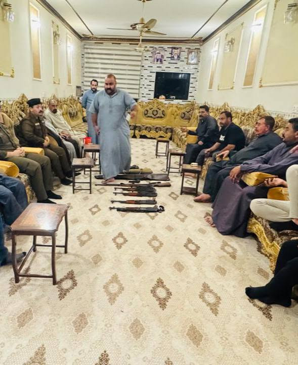 الى كافة المواطنين  الكرام 
ستبدأ حملة امنية لنزع السلاح الغير مرخص من قبل الاجهزة الامنية وعليكم اتباع التعليمات التالية المبسطة جدا لتجنب اعتقالكم ومصادرة السلاح 
السلام عليكم بدلا من مصادرة السلاح العائد لك بأمكانك الحصول على موافقة حيازة قطعة سلاح واحدة داخل دارك او مكان عملك (بندقية او مسدس او بندقية صيد وغيرها من الأسلحة الخفيفه )بدون اي رسوم (مجانا)ويتم ذلك عن طريق  موظف مختص   يحضر  الى دارك من خلال الاتصال بالهاتف ادناه وتسجيل قطعة السلاح وتسليمك استمارة رسمية بحيازة السلاح وهذه الاستمارة تعتبر موافقة رسمية بحيازة السلاح ولايحق لأي جهاز امني مصادرة هذا السلاح   …مع التقدير

للاستفسار .. 
***********
