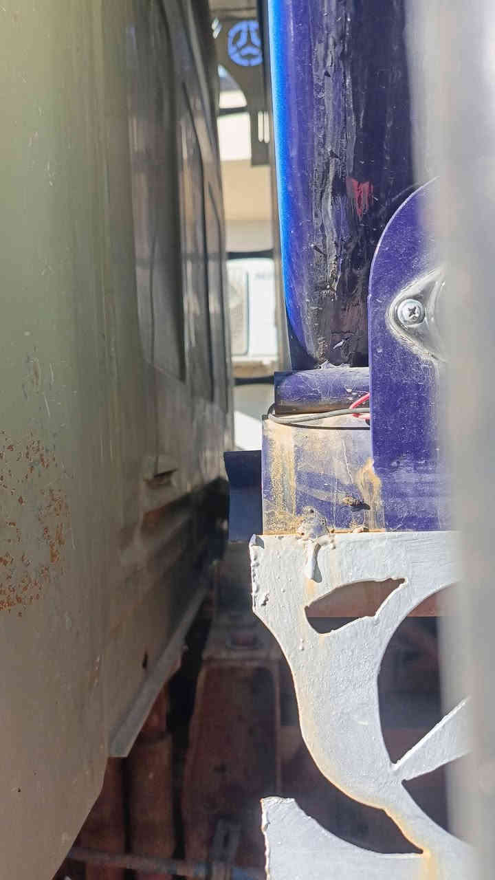 سلام عليكم للبيع اقجم 80بلدي طويله عوضع الشركه شاصي خام محرك خام اكسل شركه سبرنكات شركه قماره بلاديه مكان السياره معرض الاحلام لاستفسار ***********
