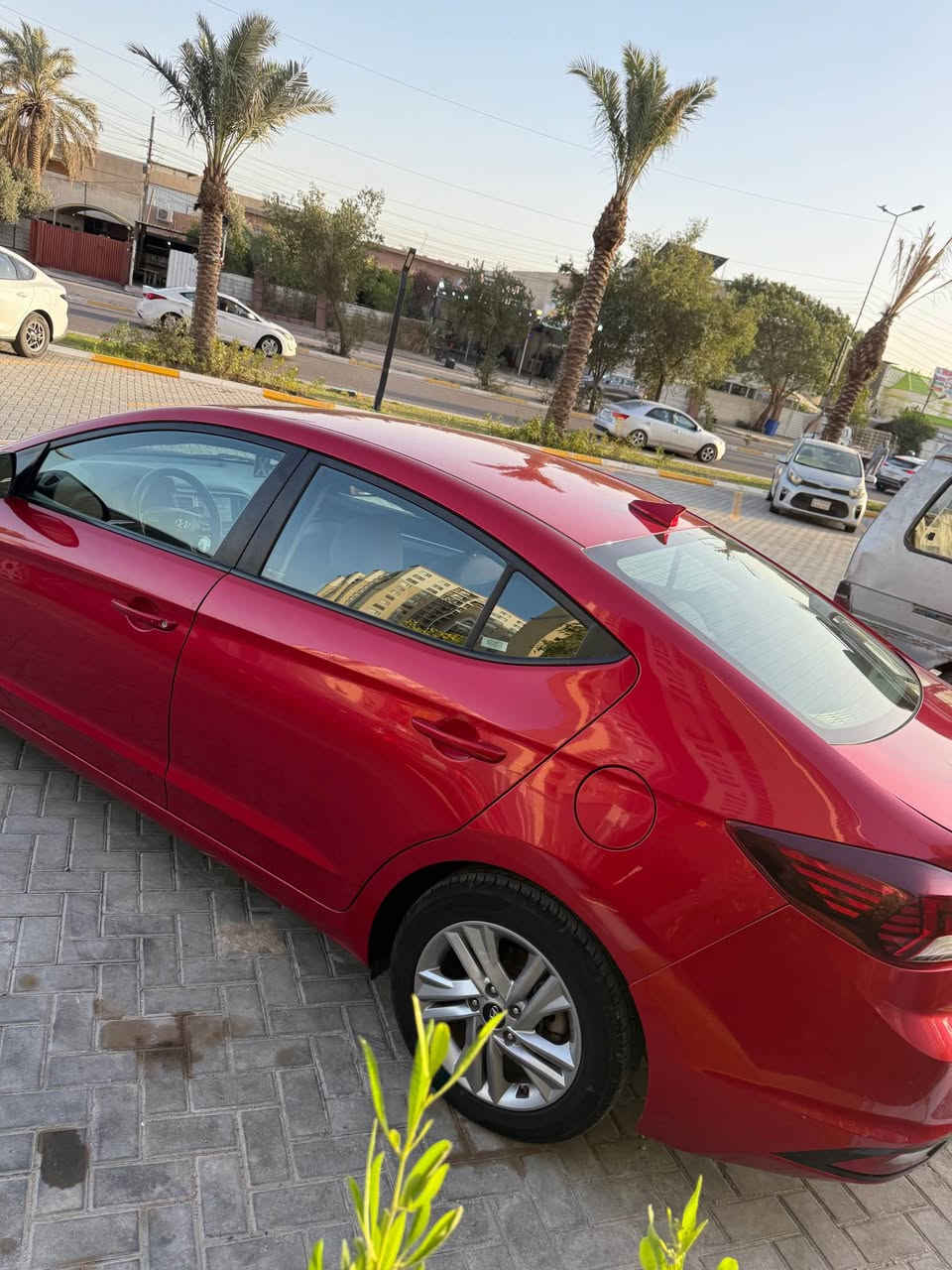 *********** 
سلام عليكم رمضان كريم انشاءالله 
النترا 2020 وارد امريكي بيهة 4 قطع صبغ بنيد وجاملغ وباب عكس سايق ولخافي كير ATM  محرك 2000 شاشة كامرة رادار خروج مسار تخم تاير جديد صدر جديد ماشية 93 الف رقم بغداد دولي للبيع بسعر 118 وبيها مجال مكاني حي الجهاد 
*********** بغداد, العراق
