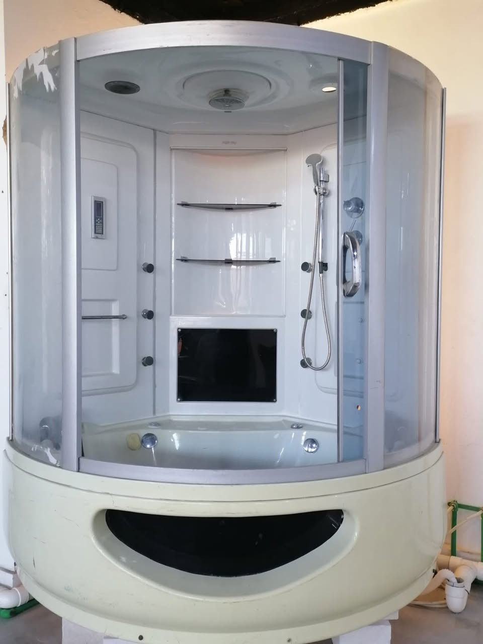 جاكوزي للبيع الاستفسار واتساب فقط ***********
