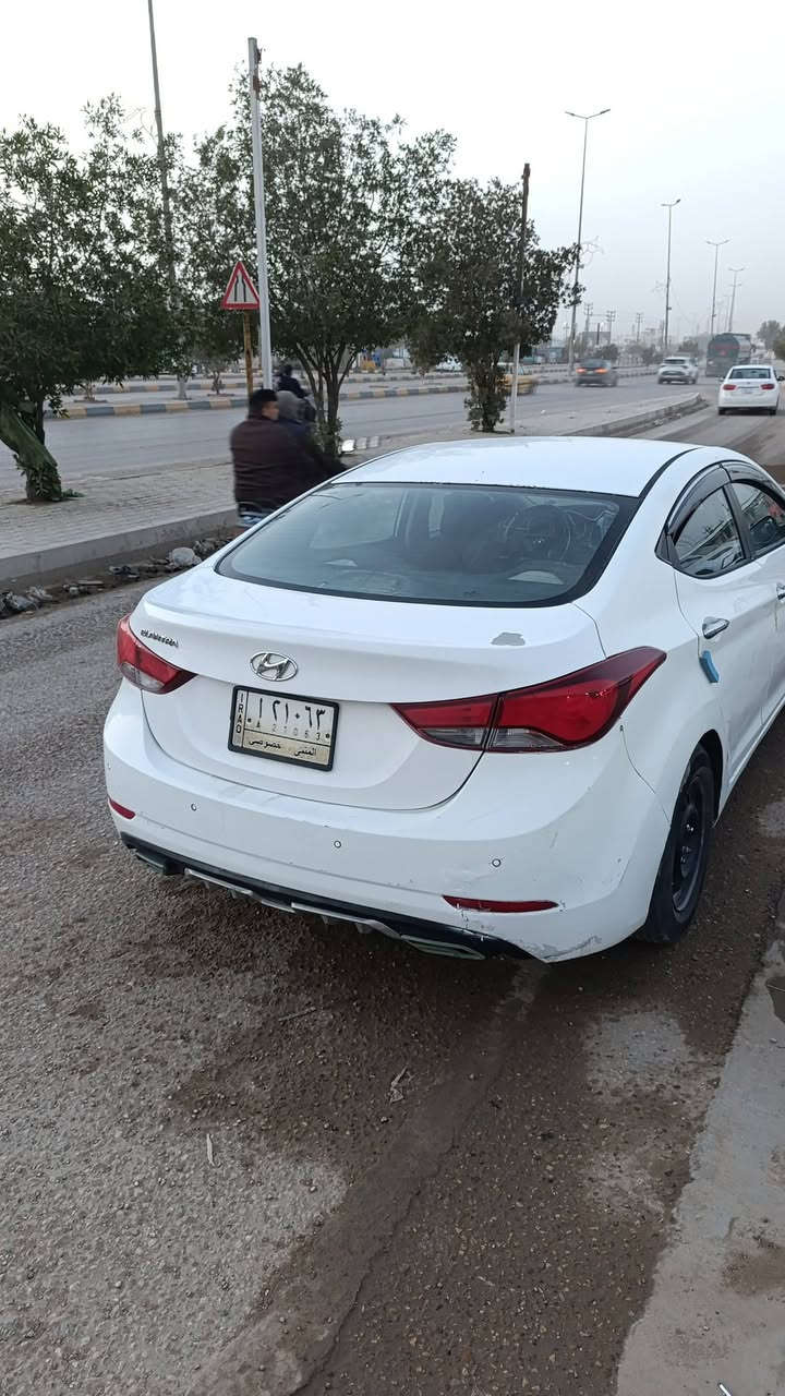 سيارة النترا موديل 2015 خليجي محرك 1600 مفتوح للبيع التواصل ماشية 260الف رقمها مثنى مكانها ديوانية للتواصل مع الرقم ***********
