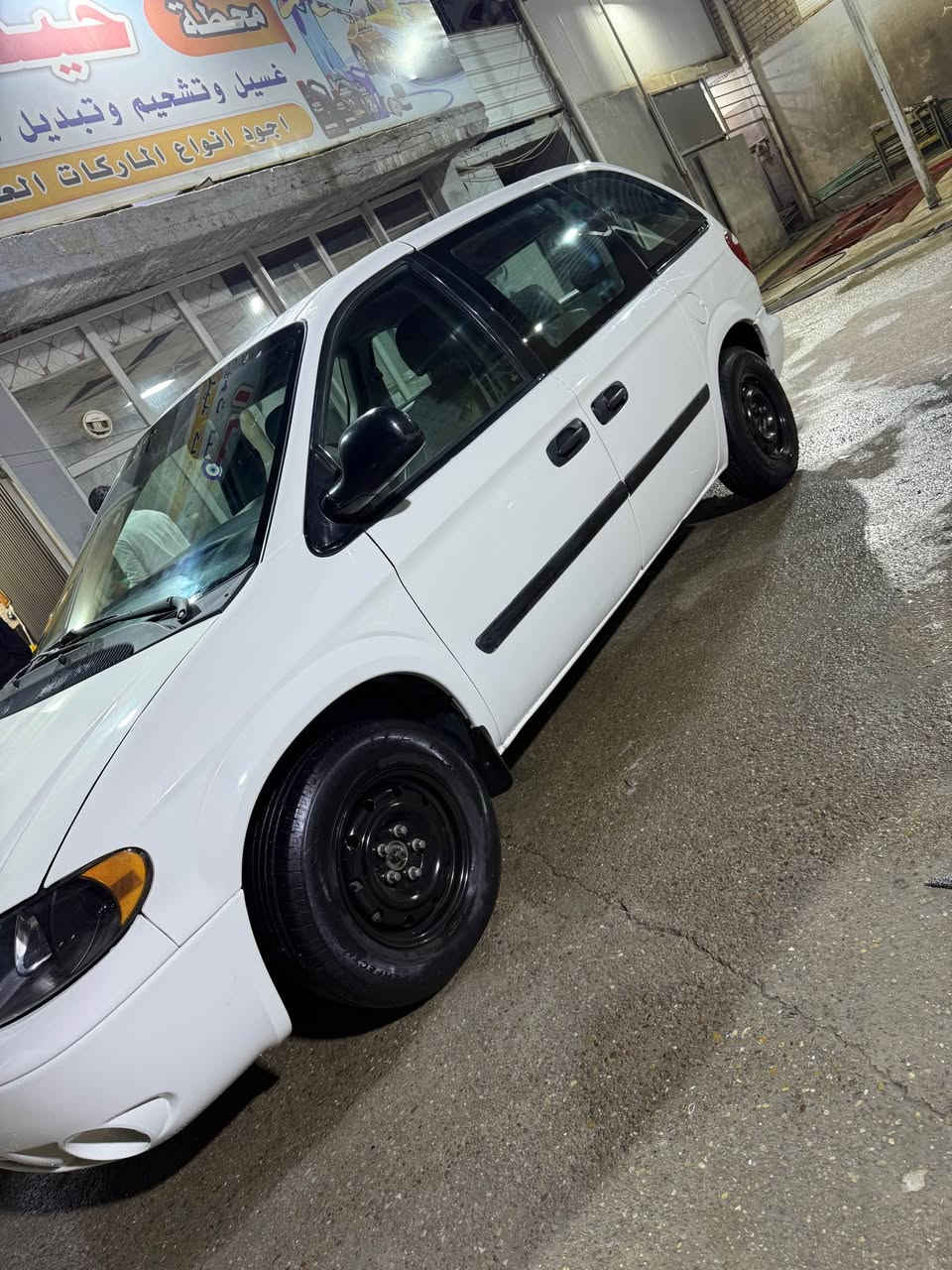 السلام عليكم شباب 
دوج كرفان موديل 2007  بدي قصير 
سياره جديده و كامله مابيه اي نقص 
محرك 3300 كير محرك جدد 
تبريد ثلج  تخم تاير 
صدر امامي و خلفي كامل 
مصبوغه حزام جماليه 
بدي قصير 
غرفه السياره جديده و حلوه 
سياره خير من الله و بالعافيه ع الياخذه 
رقم بغداد نكليزي و هزه كله جديد  و باسمي 
للتواصل *********** 
و ٲٍنٍـٍّМ Ế ـٍْي بخدمتكم بغداد, العراق
