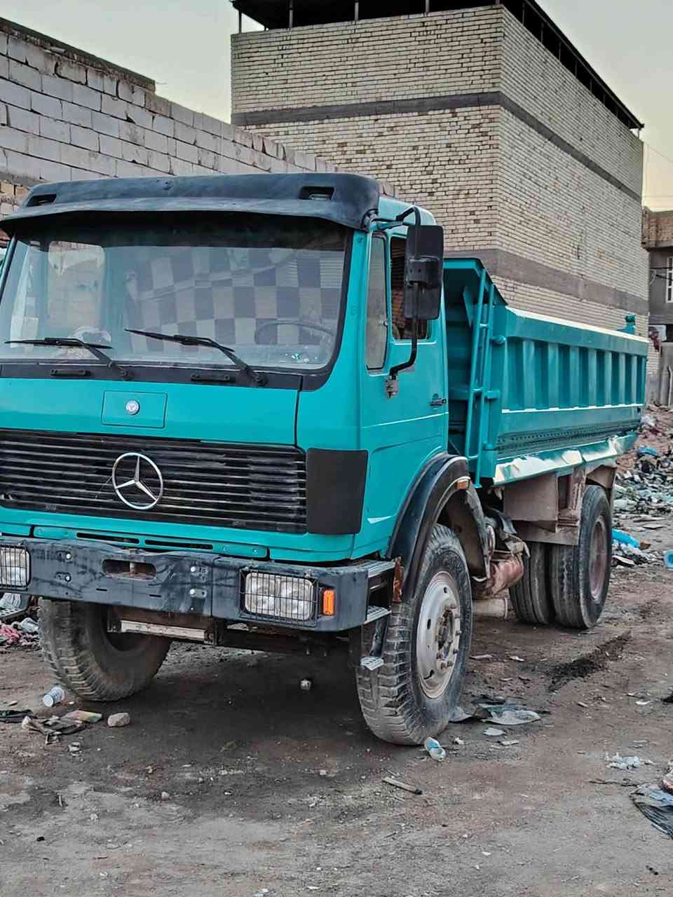 السلام عليكم سيارة موديل 75تعمير جديد مكينه 28كير 25اكسن جي اف رقم انكليزي مسالم الوحاته باقي على الستلم عايزه دوشمه فقط ***********
