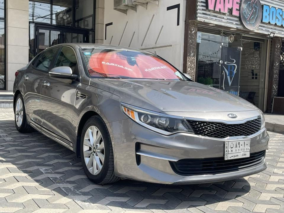 🚘 للبيع كيا أوبتيما LX موديل 2018 - وارد أمريكي 🚘
🔹 اللون: رصاصي رمادي
🔹 الممشى: 85 ألف ميل
🔹 حادث سابق بالجنطة (الخلفية) بدون فتح إيرباكات
🔹 المكينة، الكير، والتبريد مكفولة
🔹 السيارة مسويلها إدامة كاملة من دعامية لدعامية وجاهزة للاستخدام

📋 المواصفات لفئة LX :

✅ محرك 4 سلندر سعة 2.4 لتر GDI
✅ قوة 185 حصان
✅ ناقل حركة أوتوماتيك 6 سرعات
✅ نظام ECO لتوفير الوقود
✅ دفع أمامي (FWD)
✅ مثبت سرعة Cruise Control
✅ كاميرا خلفية
✅ شاشة معلومات وترفيه مع بلوتوث وUSB وAUX
✅ دعم Apple CarPlay وAndroid Auto
✅ تحكم بالصوت والهاتف من المقود
✅ مكيف أوتوماتيك مع فتحات خلفية
✅ زجاج كهربائي كامل
✅ مرايا كهربائية مع إشارات جانبية
✅ جنوط ألمنيوم قياس 16 إنج
✅ حساسات ضغط الإطارات TPMS
✅ نظام مانع الانغلاق ABS
✅ نظام الثبات الإلكتروني ESC
✅ نظام المساعدة على صعود المرتفعات HAC
✅ وسائد هوائية متعددة
✅ نظام تثبيت مقاعد الأطفال ISOFIX
✅ صندوق خلفي واسع وسعة تحميل ممتازة

🔧 الحالة الفنية:
✔️ مكينة ممتازة
✔️ كير ممتاز
✔️ تبريد ممتاز
✔️ لا تحتاج أي مصروف
✔️ فحص خير دليل

💰 المطلوب: 153 ورقة

سيارة عملية ومريحة، معروفة بالاعتمادية العالية وراحة القيادة وصرفية الوقود الجيدة.

📞 **للاستفسار والمعاينة: ***********
