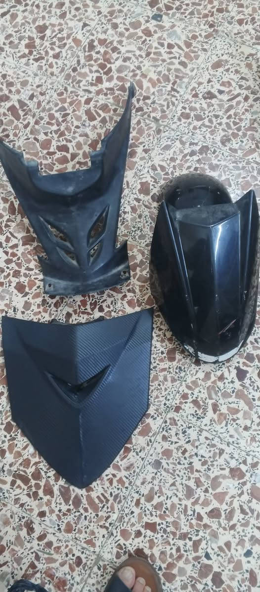 السلام عليكم غراض سكنس فحل سوادات وياله خلفي وامامي هنه وتايراتهن وكاسحه وبك لايت مكانهن الشعب ***********
