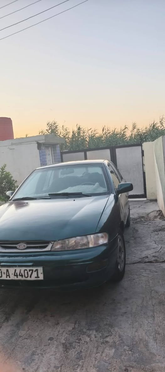 السلام عليكم للبيع سيفيا ٩٥ سياره جاهزه ومرتبه كير عادي محرك مكفولات سماعات شغاله شاشه لايت عالي ناصي تايرات جديد خير من الله صدر امامي وخلفي كله جديد سياره كامله مكاني طارميه المشاهده اتصل على الرقم السعر ٣١ وبيها مجال 
***********
***********
